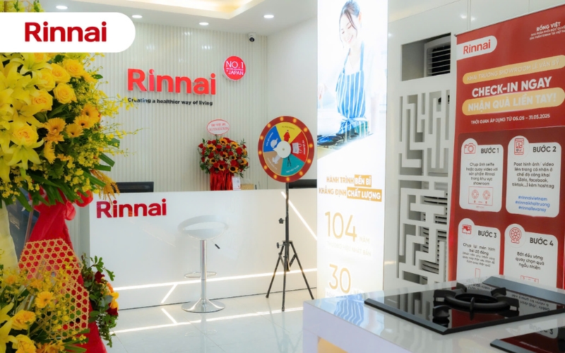KHÁCH HÀNG THAM GIA CHECK-IN NHẬN QUÀ TẠI SHOWROOM RINNAI LÊ VĂN SỸ